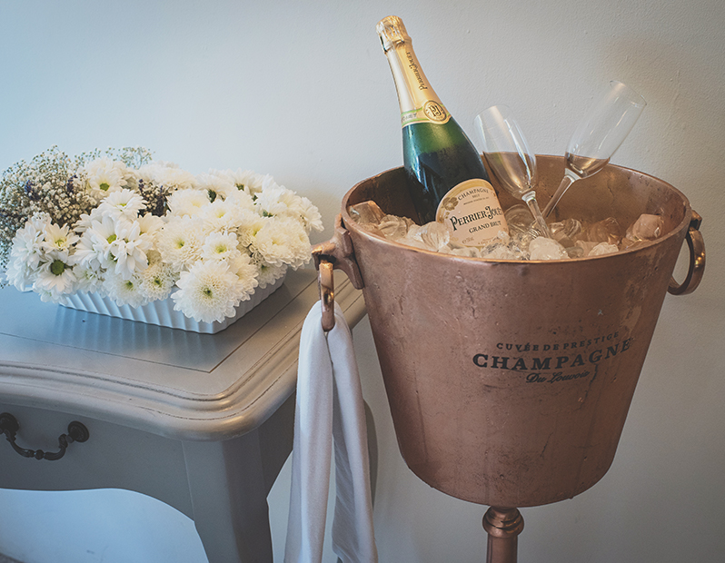 Prosecco Room Service